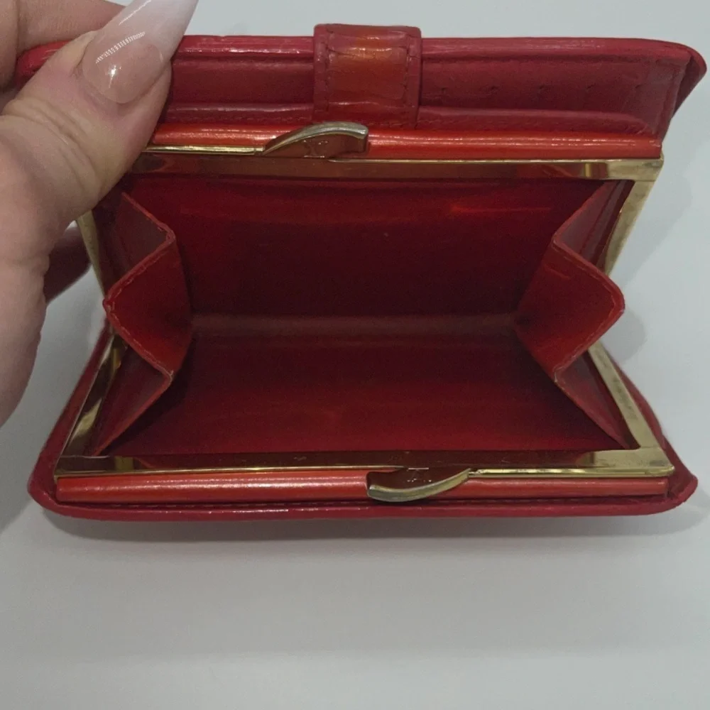 Louis Vuitton Monogram Red Vernis French Kisslock Bifold Wallet Snap Leather